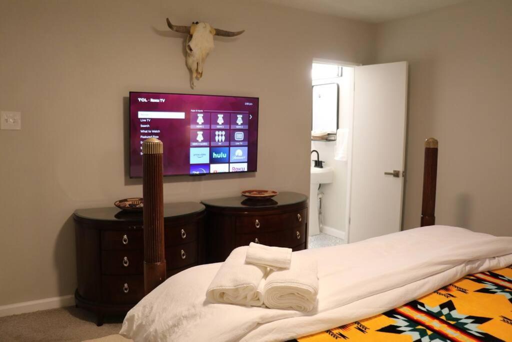 Cowboy Den-Hot Tub-Game Room-Pet Friendly-No Pet Fees! Albuquerque Bagian luar foto
