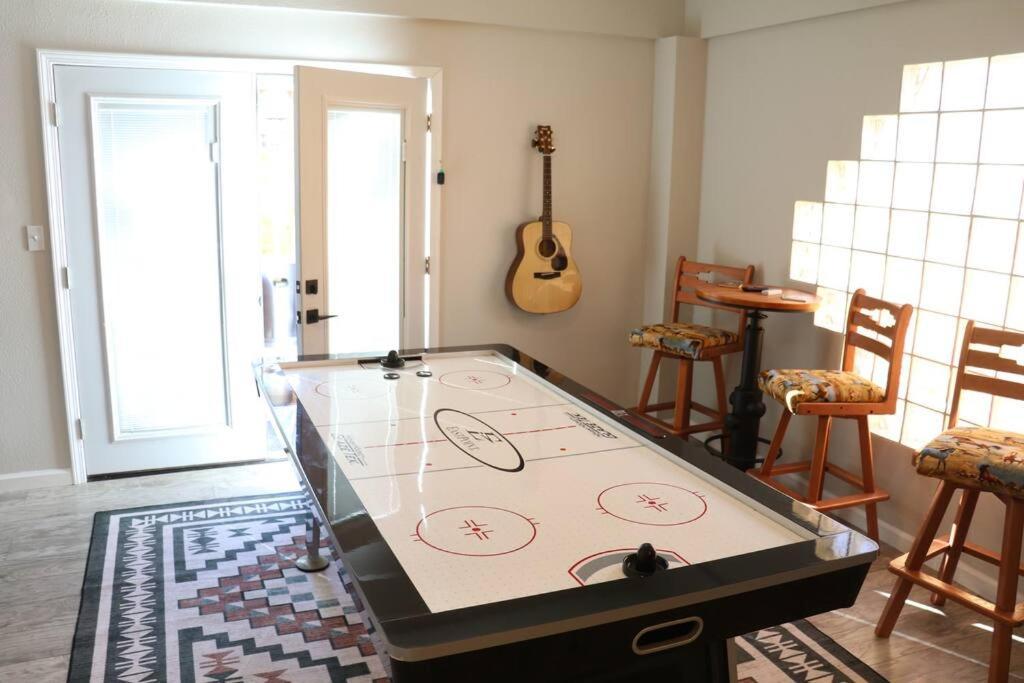 Cowboy Den-Hot Tub-Game Room-Pet Friendly-No Pet Fees! Albuquerque Bagian luar foto