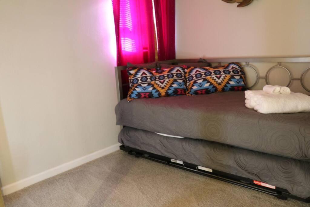 Cowboy Den-Hot Tub-Game Room-Pet Friendly-No Pet Fees! Albuquerque Bagian luar foto