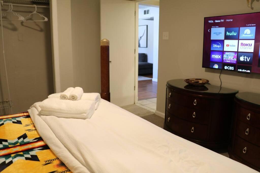 Cowboy Den-Hot Tub-Game Room-Pet Friendly-No Pet Fees! Albuquerque Bagian luar foto