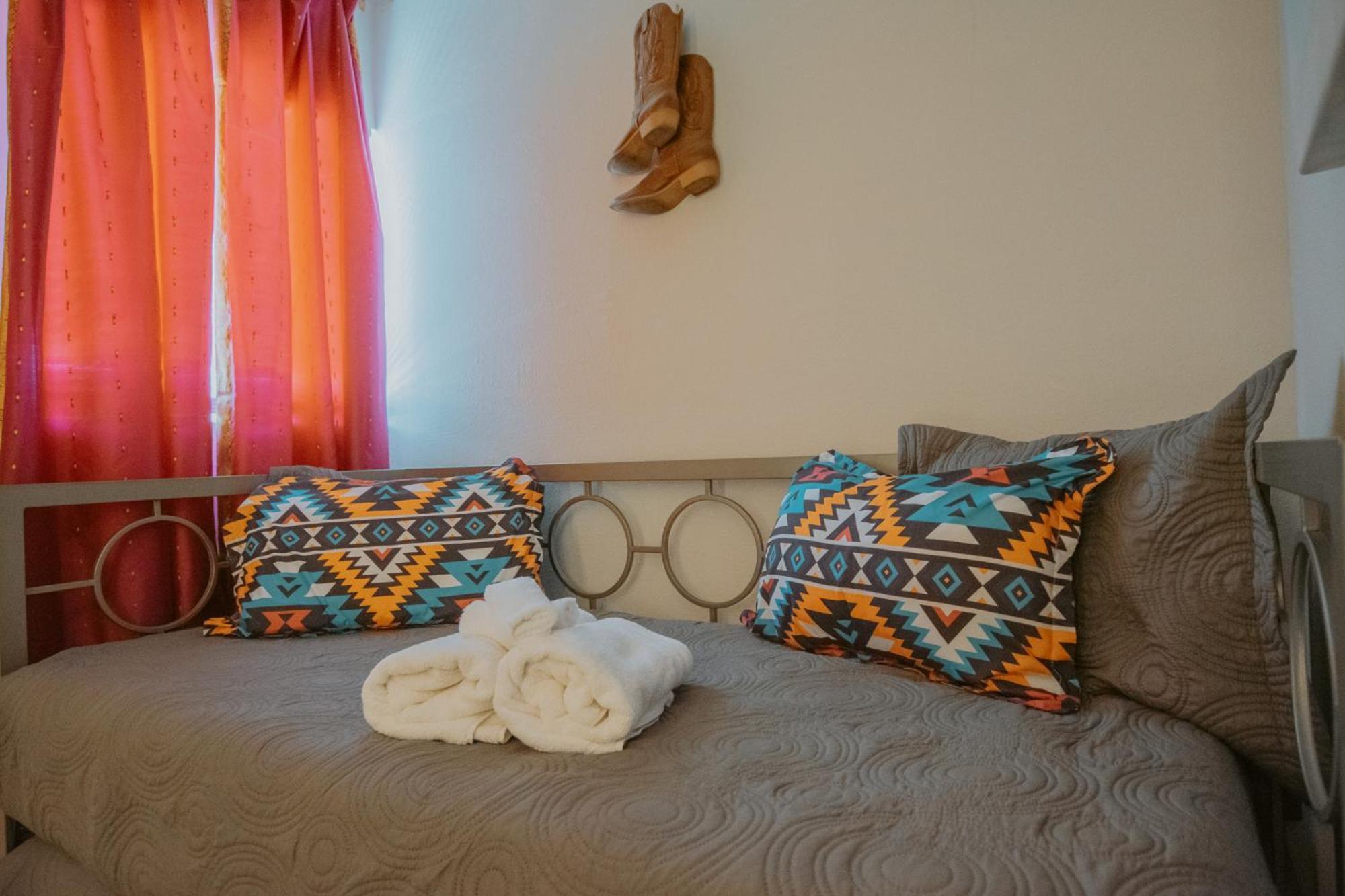 Cowboy Den-Hot Tub-Game Room-Pet Friendly-No Pet Fees! Albuquerque Bagian luar foto