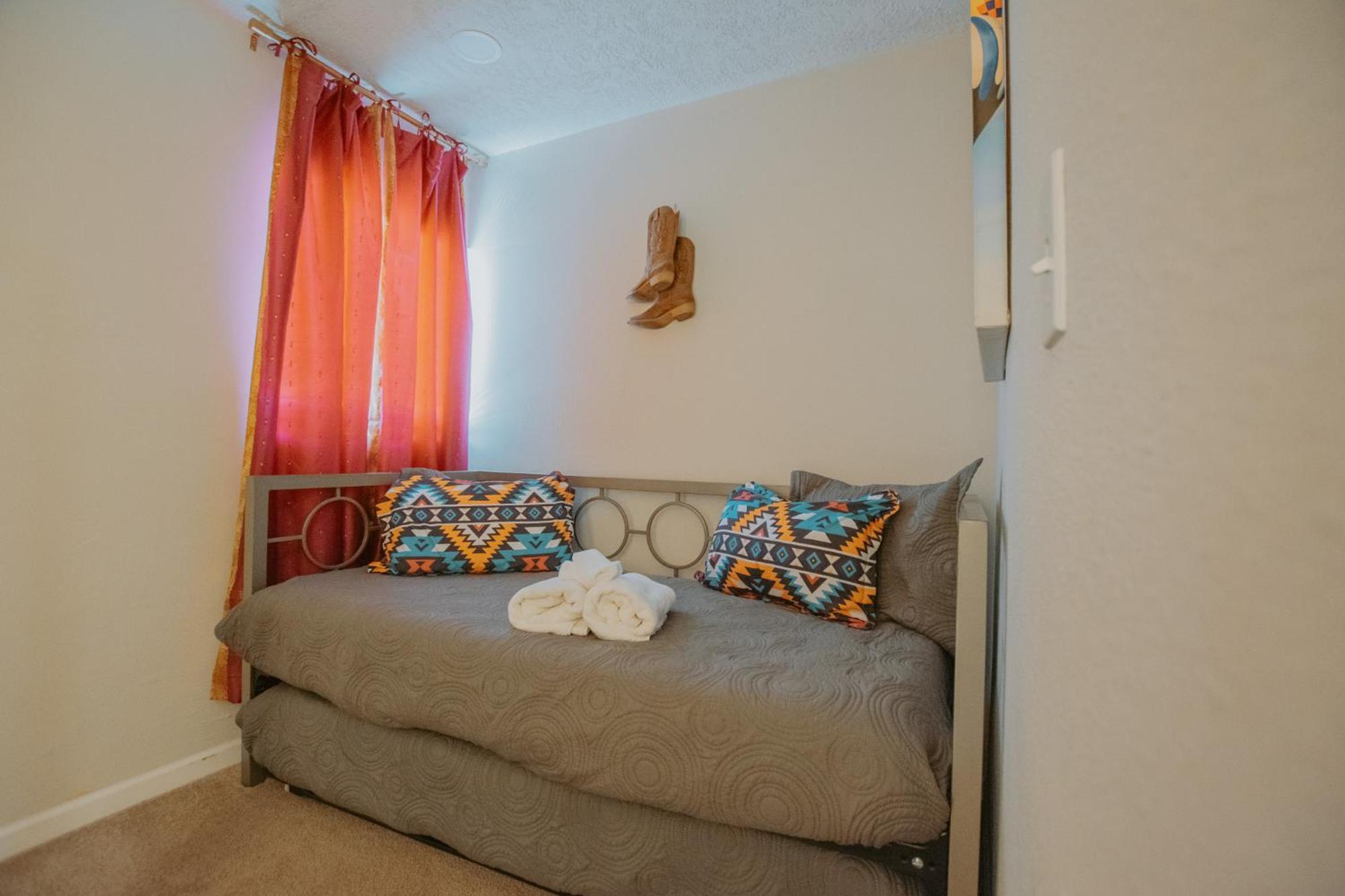 Cowboy Den-Hot Tub-Game Room-Pet Friendly-No Pet Fees! Albuquerque Bagian luar foto
