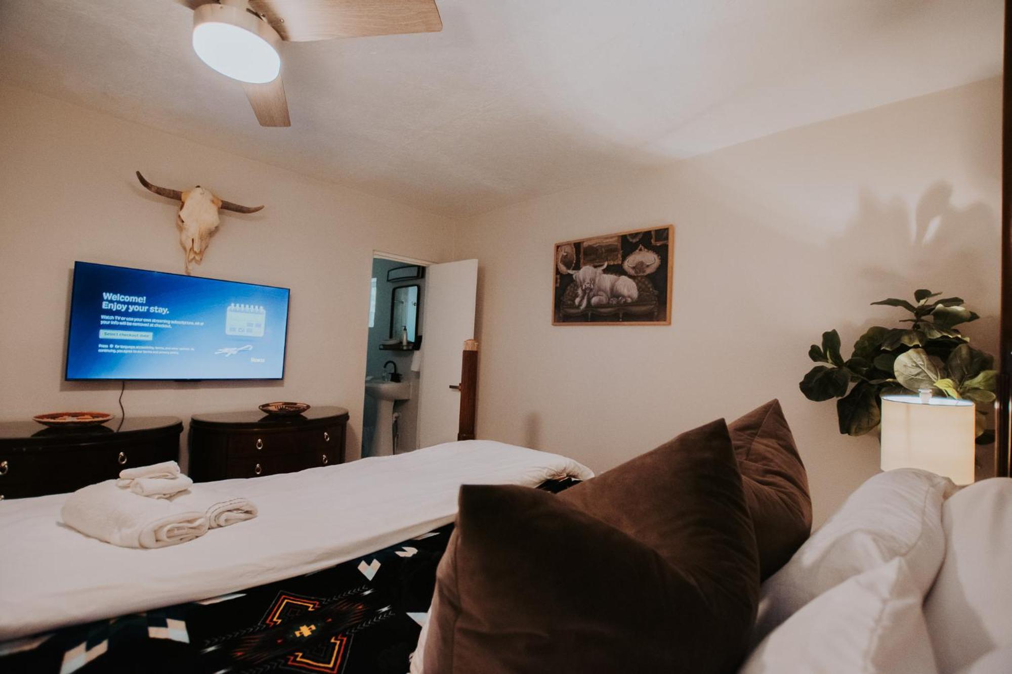 Cowboy Den-Hot Tub-Game Room-Pet Friendly-No Pet Fees! Albuquerque Bagian luar foto